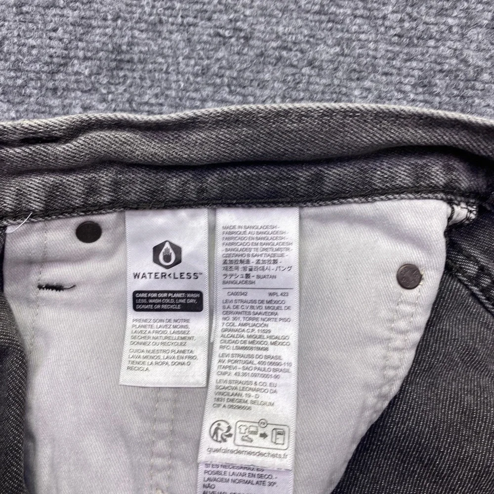 Levis measurements waist